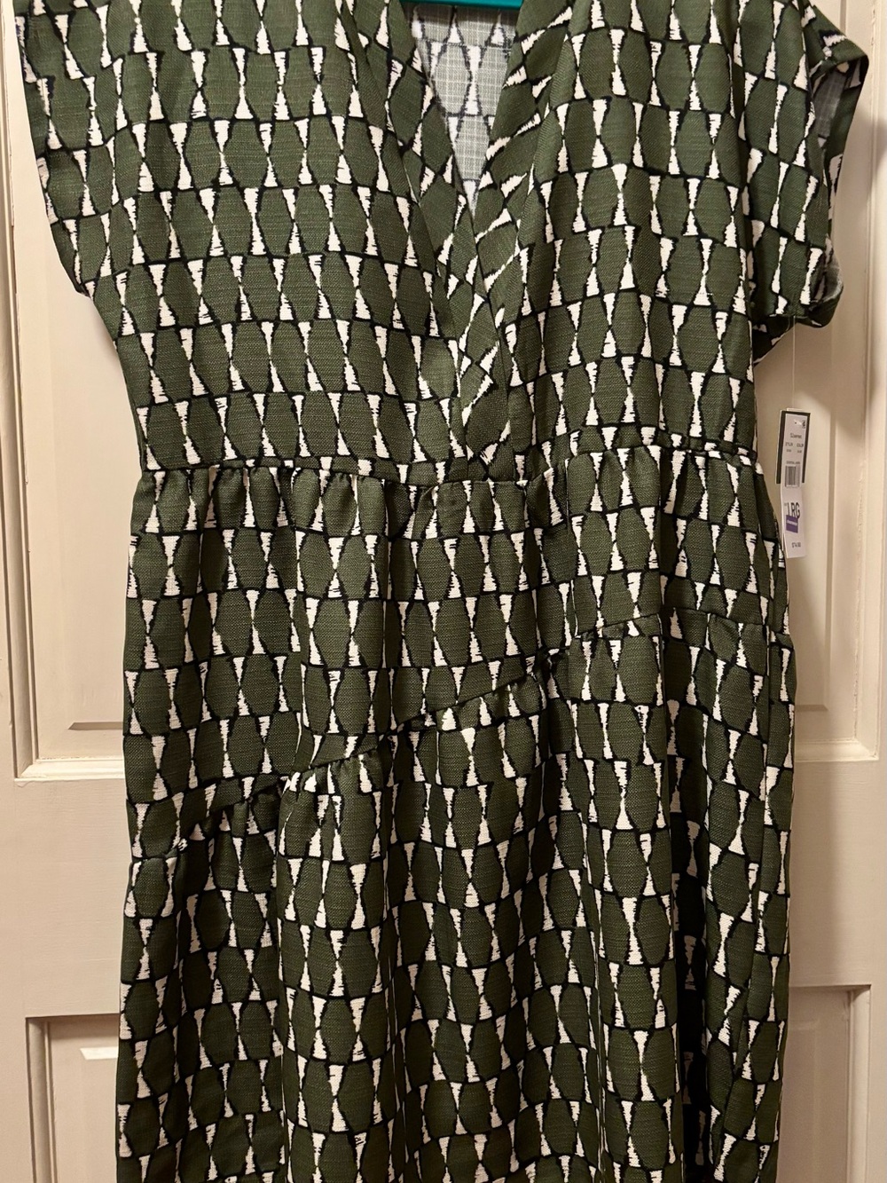 Green Geometric Tiered V-Neck Midi Dress